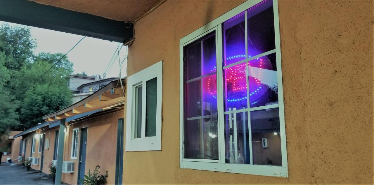 Motel Day N Night - Near Universal Hollywood Los Ángeles